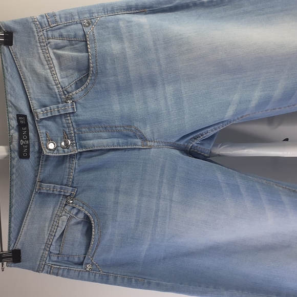 One5One Mid-Rise Button Back Pockets Light Blue Jeans Size 8 - Picture 5 of 16